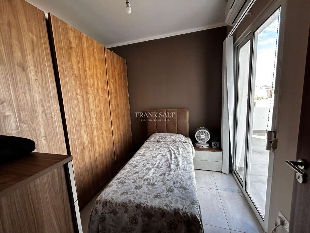 Zejtun, 3 Bedrooms Bedrooms, ,1 BathroomBathrooms,For Sale,FRSA-926067