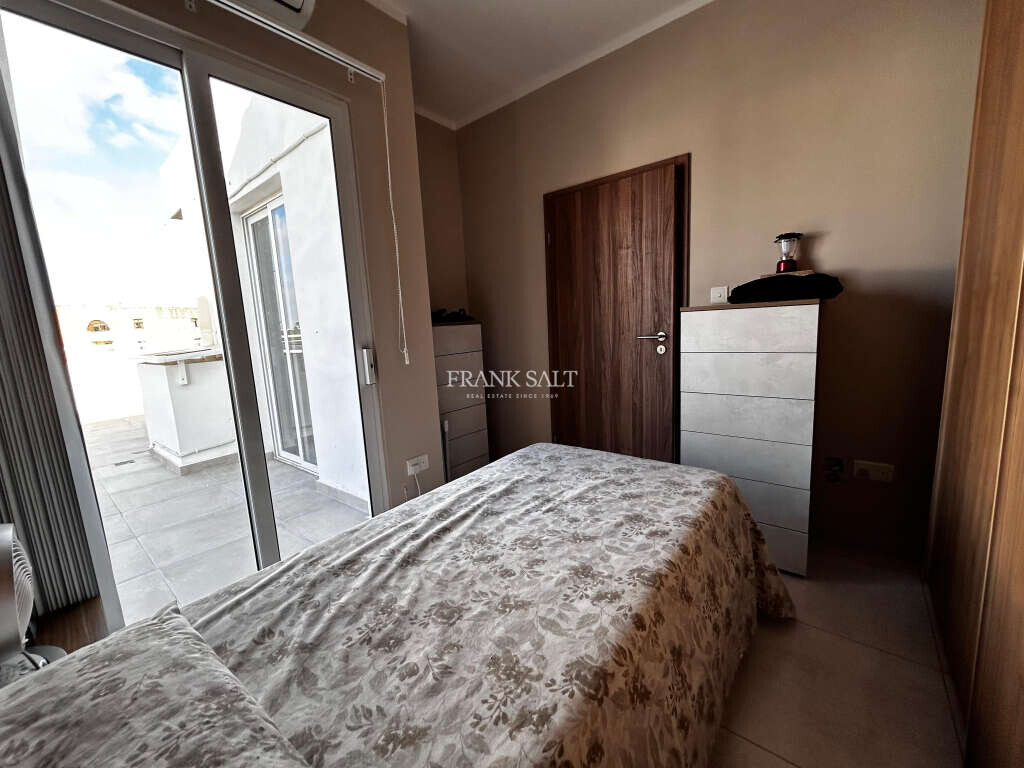 Zejtun, 3 Bedrooms Bedrooms, ,1 BathroomBathrooms,For Sale,FRSA-926067