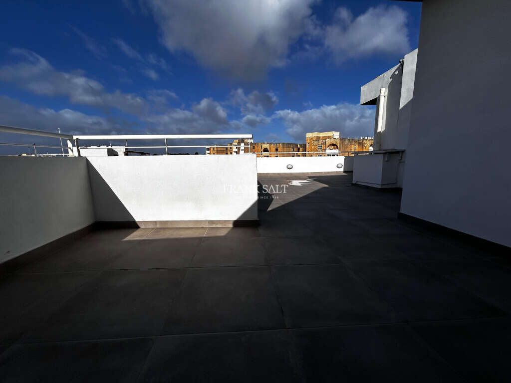 Zejtun, 3 Bedrooms Bedrooms, ,1 BathroomBathrooms,For Sale,FRSA-926067