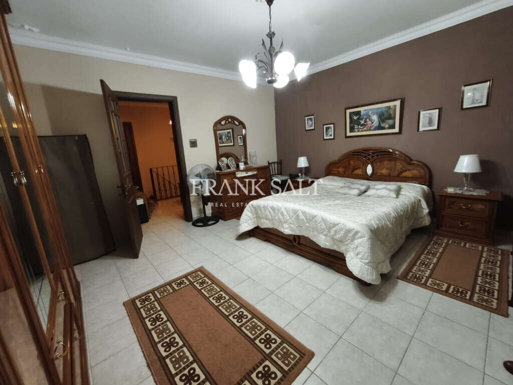 Pieta, 3 Bedrooms Bedrooms, ,1 BathroomBathrooms,For Sale,FRSA-926046