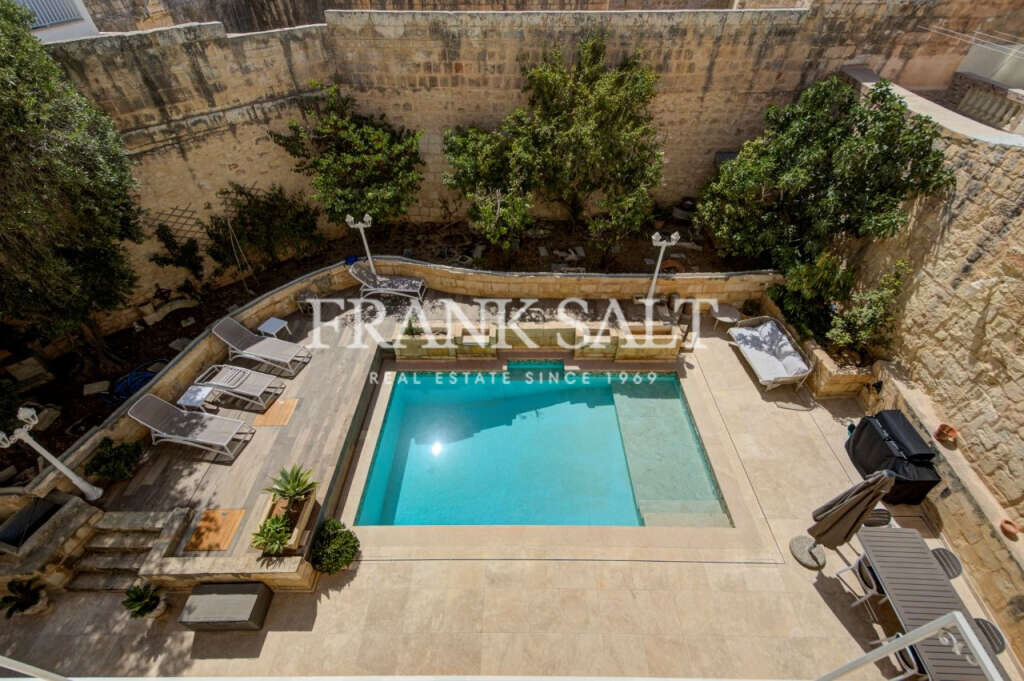 Naxxar, 5 Bedrooms Bedrooms, ,3 BathroomsBathrooms,For Sale,FRSA-921714