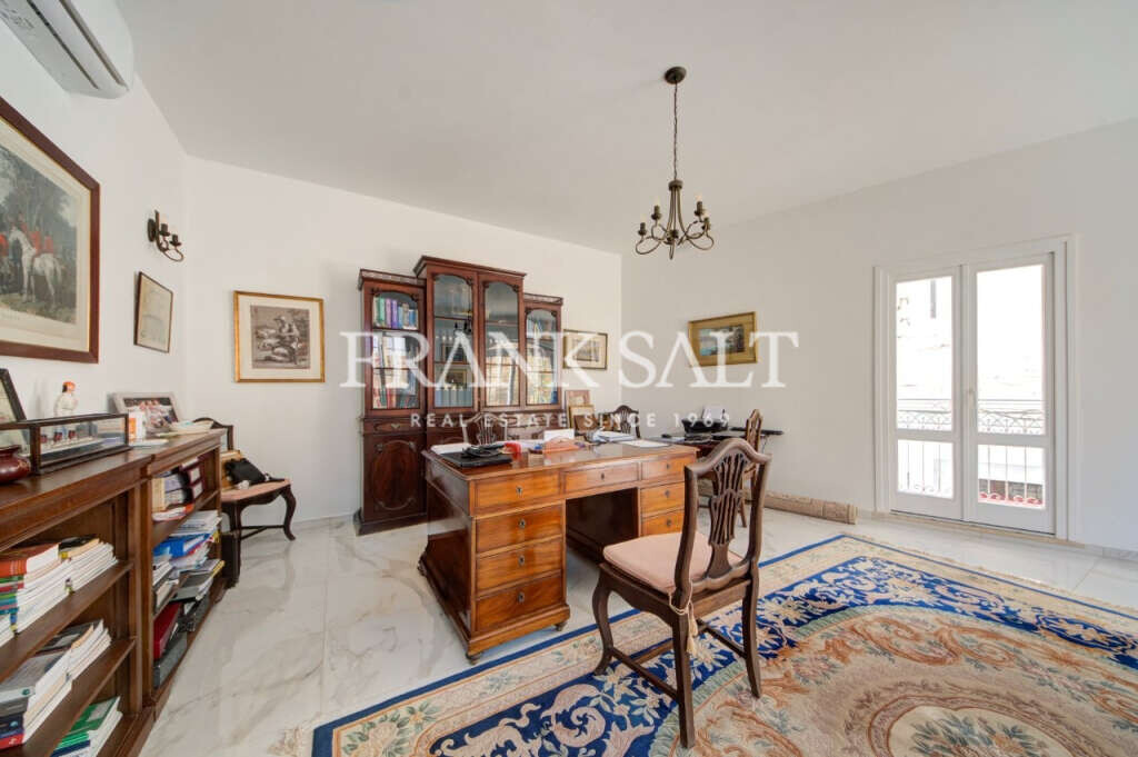 Naxxar, 5 Bedrooms Bedrooms, ,3 BathroomsBathrooms,For Sale,FRSA-921714