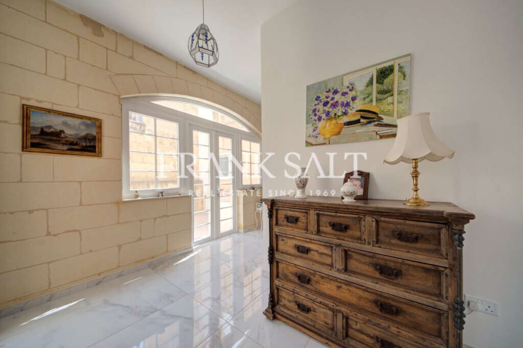 Naxxar, 5 Bedrooms Bedrooms, ,3 BathroomsBathrooms,For Sale,FRSA-921714