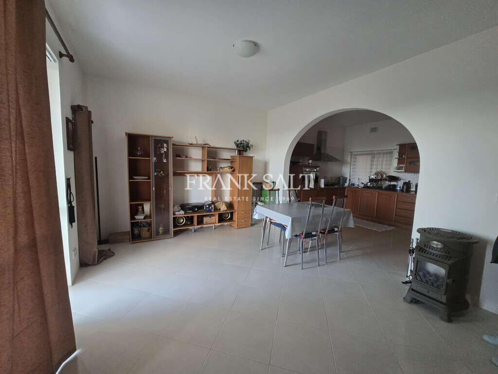 Santa Lucija (Gozo), Gozo, 2 Bedrooms Bedrooms, ,1 BathroomBathrooms,For Sale,FRSA-924212