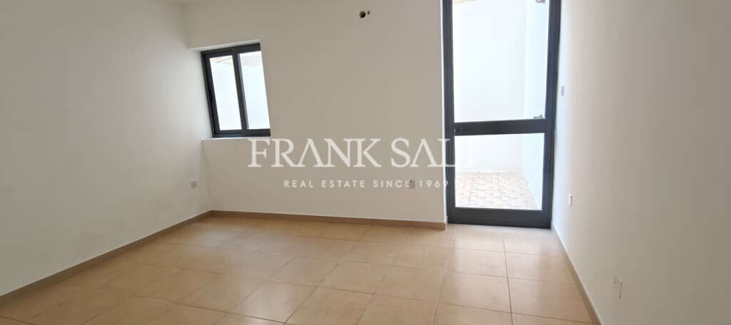 Gzira, 2 Bedrooms Bedrooms, ,For Sale,FRSA-925953
