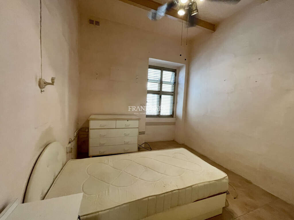 Vittoriosa, 3 Bedrooms Bedrooms, ,For Sale,FRSA-752734