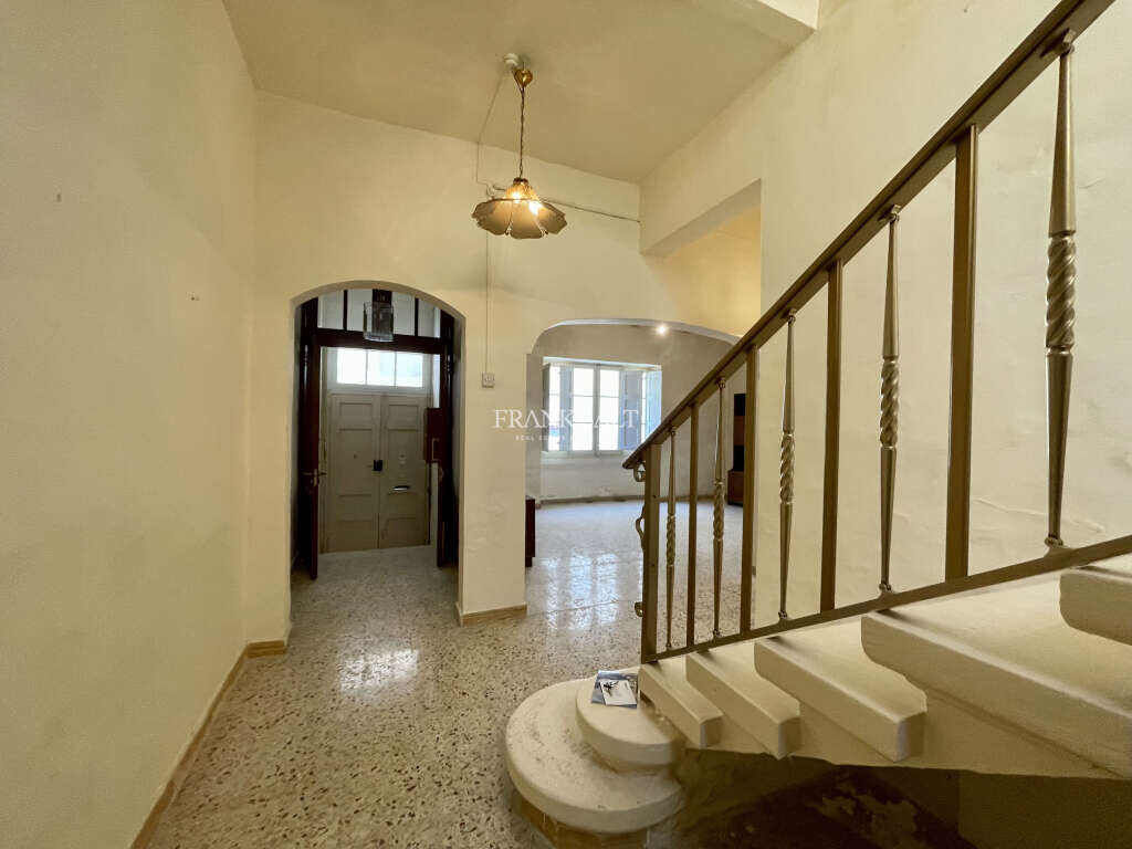 Vittoriosa, 3 Bedrooms Bedrooms, ,For Sale,FRSA-752734