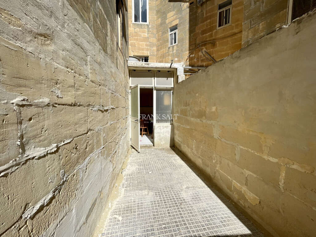 Vittoriosa, 3 Bedrooms Bedrooms, ,For Sale,FRSA-752734