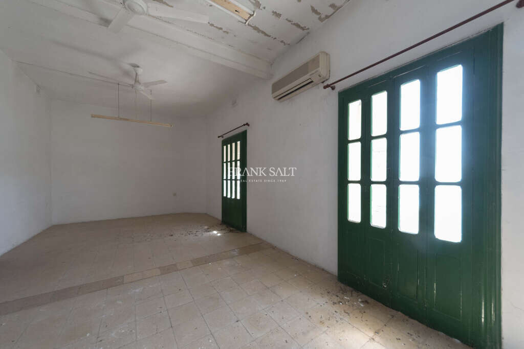 Floriana, 12 Bedrooms Bedrooms, ,4 BathroomsBathrooms,For Sale,FRSA-925721