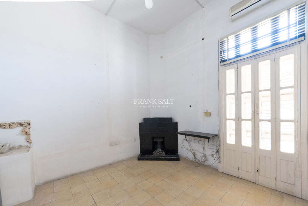 Floriana, 12 Bedrooms Bedrooms, ,4 BathroomsBathrooms,For Sale,FRSA-925721