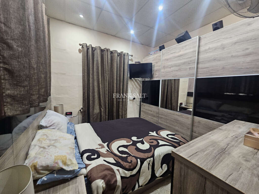 Senglea, 4 Bedrooms Bedrooms, ,3 BathroomsBathrooms,For Sale,FRSA-925712