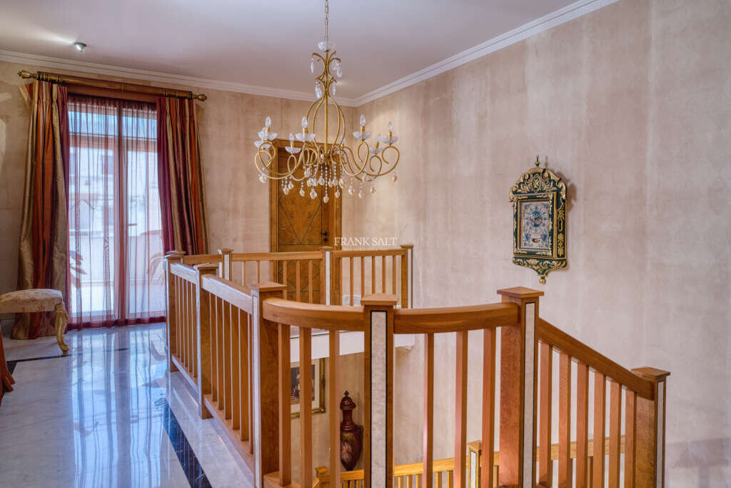 Mosta, 4 Bedrooms Bedrooms, ,3 BathroomsBathrooms,For Sale,FRSA-925768