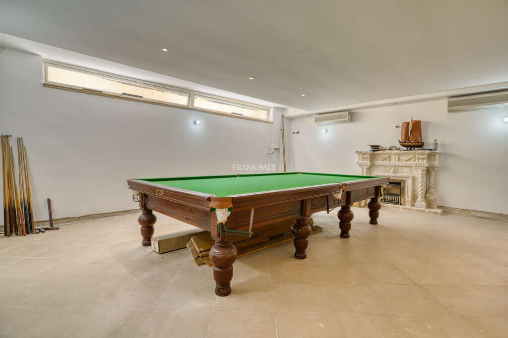 Mosta, 4 Bedrooms Bedrooms, ,3 BathroomsBathrooms,For Sale,FRSA-925768