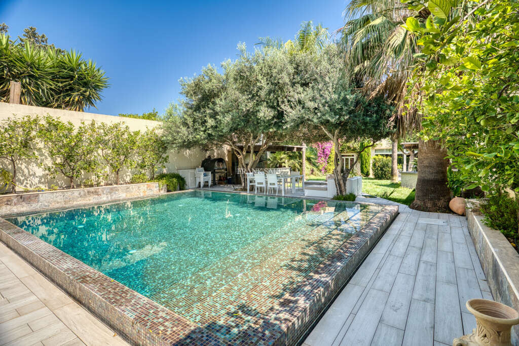 Mosta, 4 Bedrooms Bedrooms, ,3 BathroomsBathrooms,For Sale,FRSA-925768