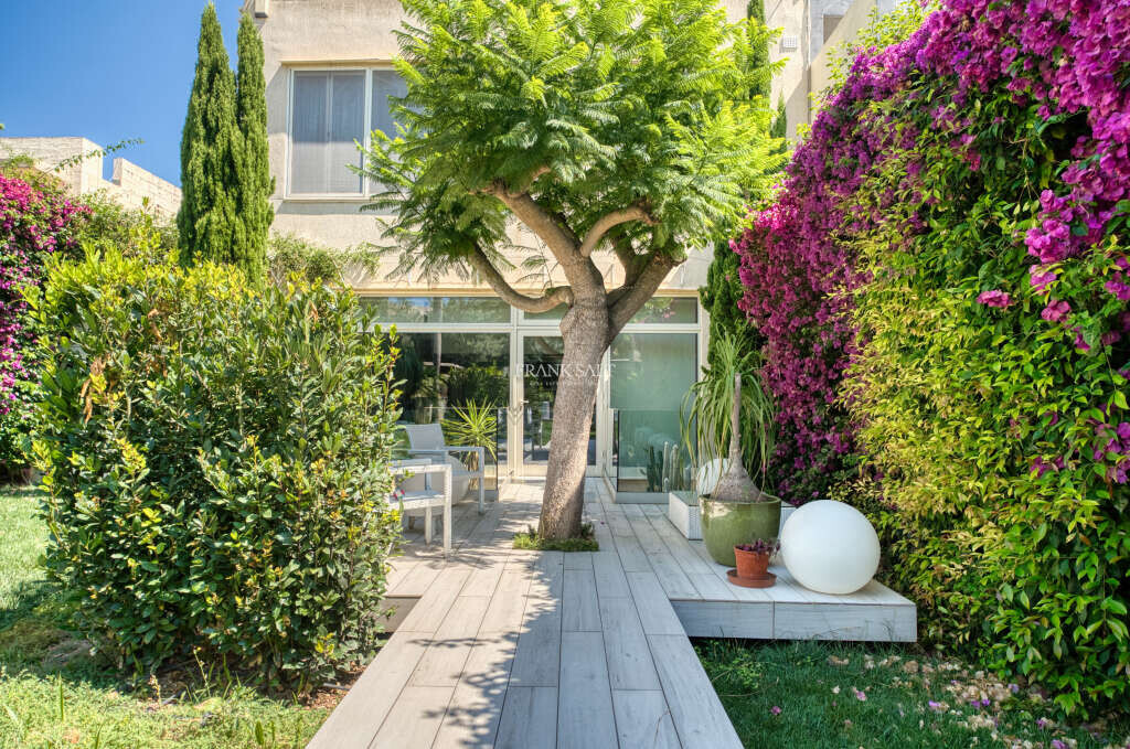 Mosta, 4 Bedrooms Bedrooms, ,3 BathroomsBathrooms,For Sale,FRSA-925768