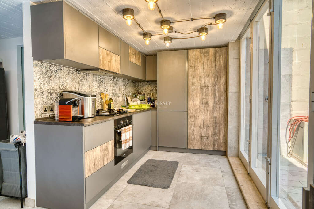 Mosta, 4 Bedrooms Bedrooms, ,3 BathroomsBathrooms,For Sale,FRSA-925768