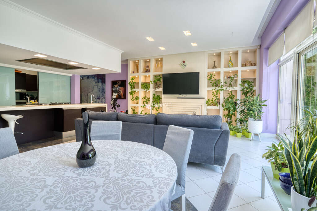 Mosta, 4 Bedrooms Bedrooms, ,3 BathroomsBathrooms,For Sale,FRSA-925768