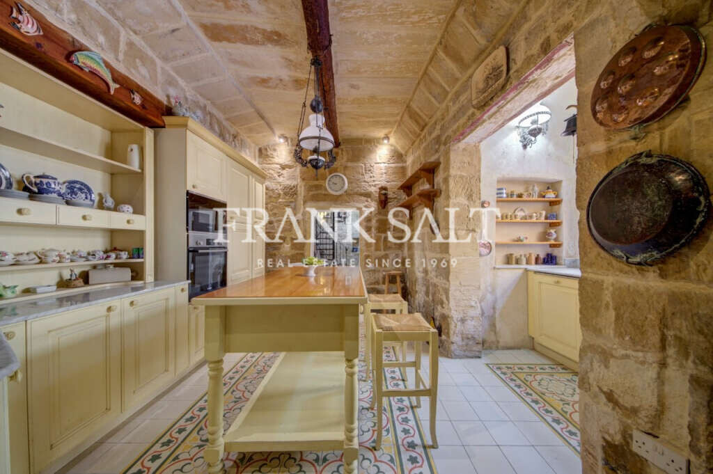 Attard, 3 Bedrooms Bedrooms, ,3 BathroomsBathrooms,For Sale,FRSA-922936