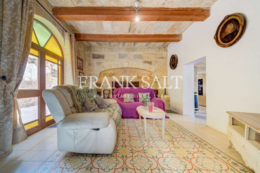 Attard, 3 Bedrooms Bedrooms, ,3 BathroomsBathrooms,For Sale,FRSA-922936