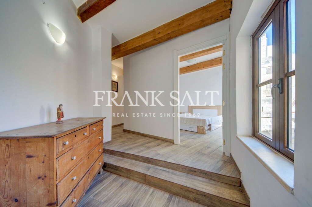 Attard, 3 Bedrooms Bedrooms, ,3 BathroomsBathrooms,For Sale,FRSA-922936