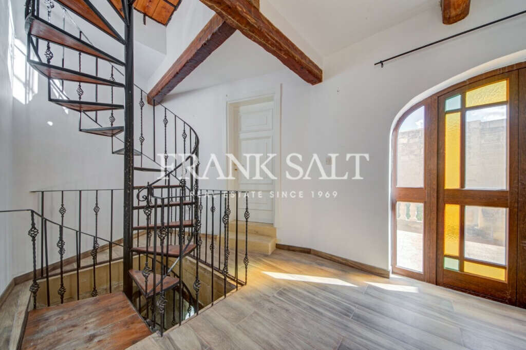 Attard, 3 Bedrooms Bedrooms, ,3 BathroomsBathrooms,For Sale,FRSA-922936