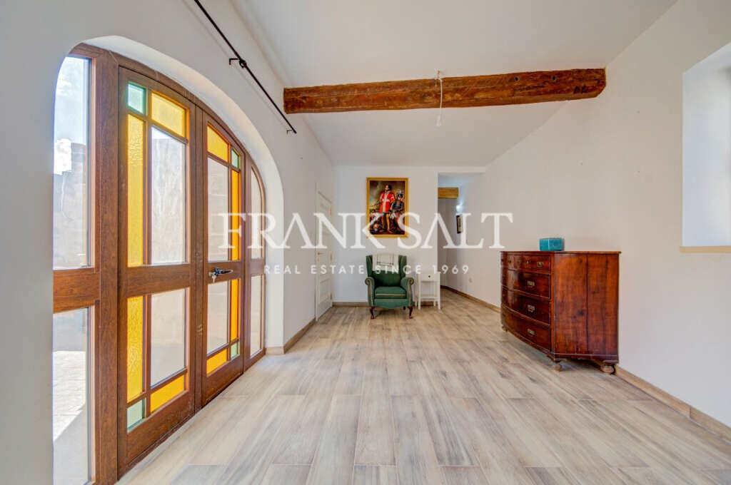 Attard, 3 Bedrooms Bedrooms, ,3 BathroomsBathrooms,For Sale,FRSA-922936