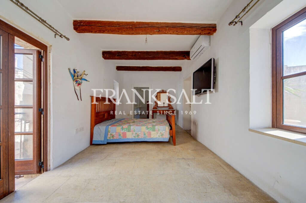 Attard, 3 Bedrooms Bedrooms, ,3 BathroomsBathrooms,For Sale,FRSA-922936