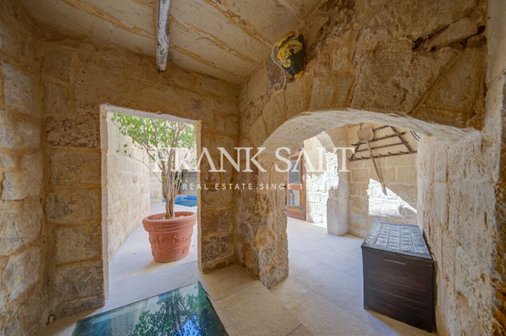 Attard, 3 Bedrooms Bedrooms, ,3 BathroomsBathrooms,For Sale,FRSA-922936