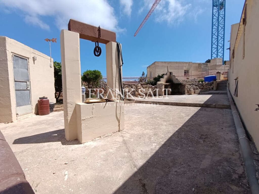 Mellieha, 3 Bedrooms Bedrooms, ,1 BathroomBathrooms,For Sale,FRSA-921409