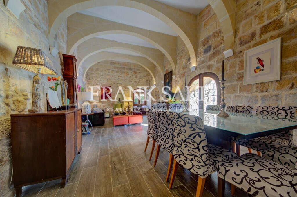Birkirkara, 9 Bedrooms Bedrooms, ,6 BathroomsBathrooms,For Sale,FRSA-924887