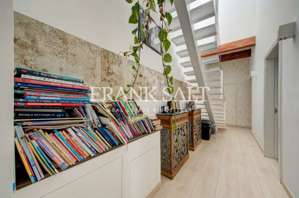 Birkirkara, 9 Bedrooms Bedrooms, ,6 BathroomsBathrooms,For Sale,FRSA-924887