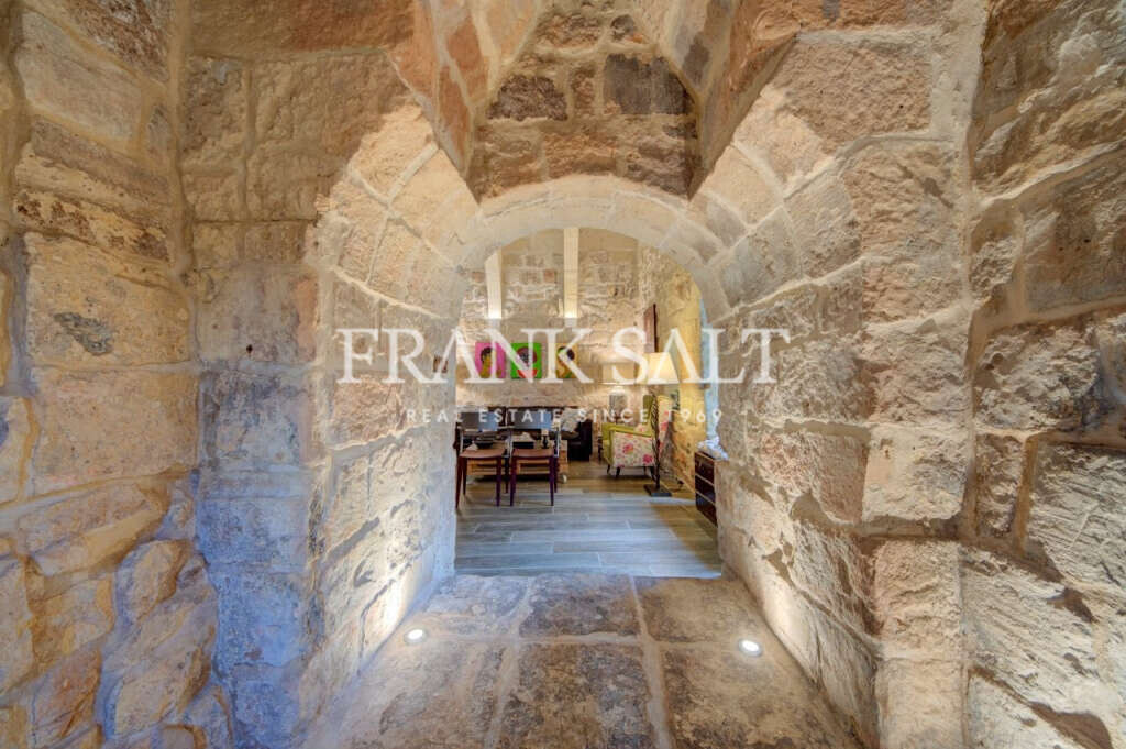 Birkirkara, 9 Bedrooms Bedrooms, ,6 BathroomsBathrooms,For Sale,FRSA-924887