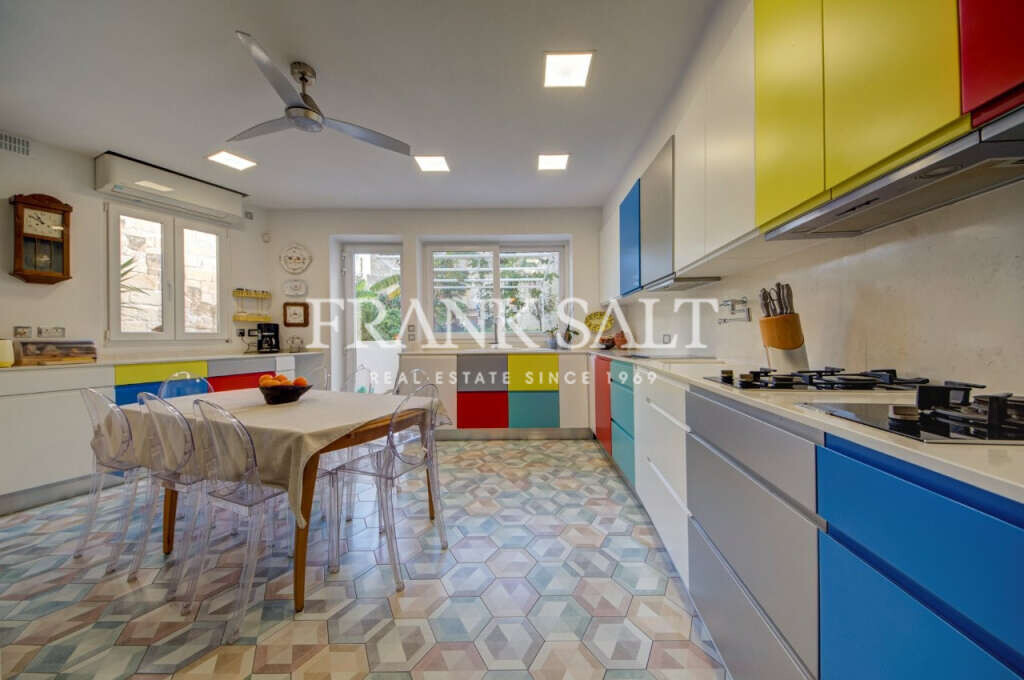 Birkirkara, 9 Bedrooms Bedrooms, ,6 BathroomsBathrooms,For Sale,FRSA-924887