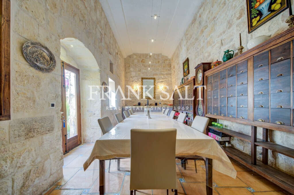 Birkirkara, 9 Bedrooms Bedrooms, ,6 BathroomsBathrooms,For Sale,FRSA-924887