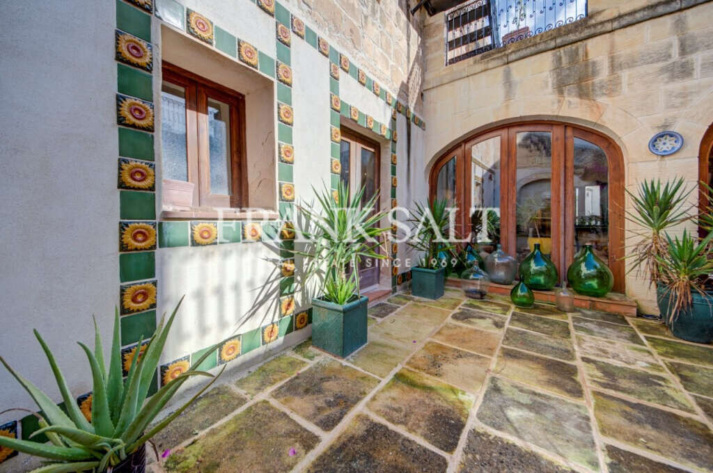 Birkirkara, 9 Bedrooms Bedrooms, ,6 BathroomsBathrooms,For Sale,FRSA-924887