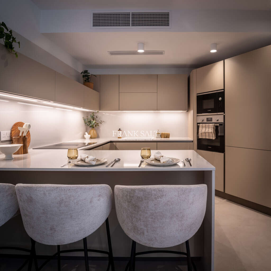 Rabat, 3 Bedrooms Bedrooms, ,3 BathroomsBathrooms,For Sale,FRSA-916774