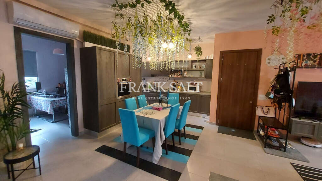 Santa Venera, 3 Bedrooms Bedrooms, ,For Sale,FRSA-321137