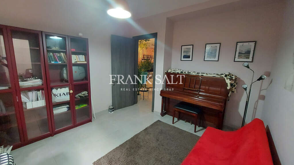 Santa Venera, 3 Bedrooms Bedrooms, ,For Sale,FRSA-321137