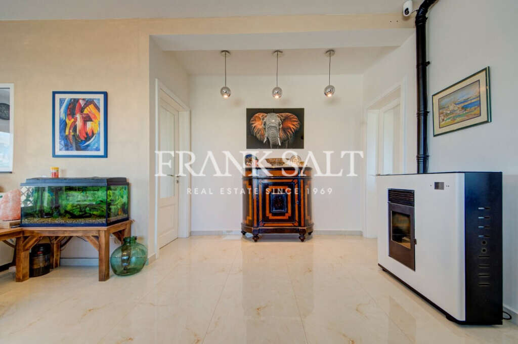 Xemxija, 2 Bedrooms Bedrooms, ,1 BathroomBathrooms,For Sale,FRSA-925216