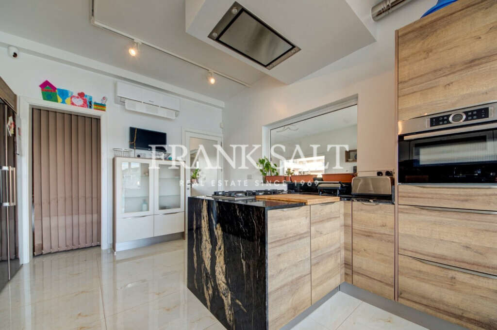 Xemxija, 2 Bedrooms Bedrooms, ,1 BathroomBathrooms,For Sale,FRSA-925216