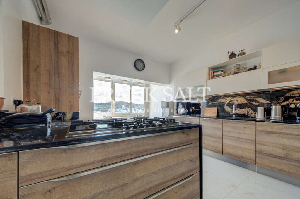 Xemxija, 2 Bedrooms Bedrooms, ,1 BathroomBathrooms,For Sale,FRSA-925216