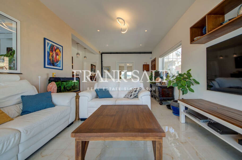 Xemxija, 2 Bedrooms Bedrooms, ,1 BathroomBathrooms,For Sale,FRSA-925216