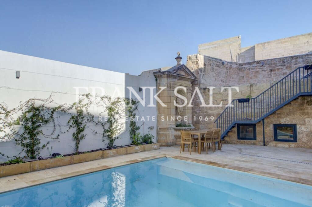 Mosta, 4 Bedrooms Bedrooms, ,2 BathroomsBathrooms,For Sale,FRSA-925521