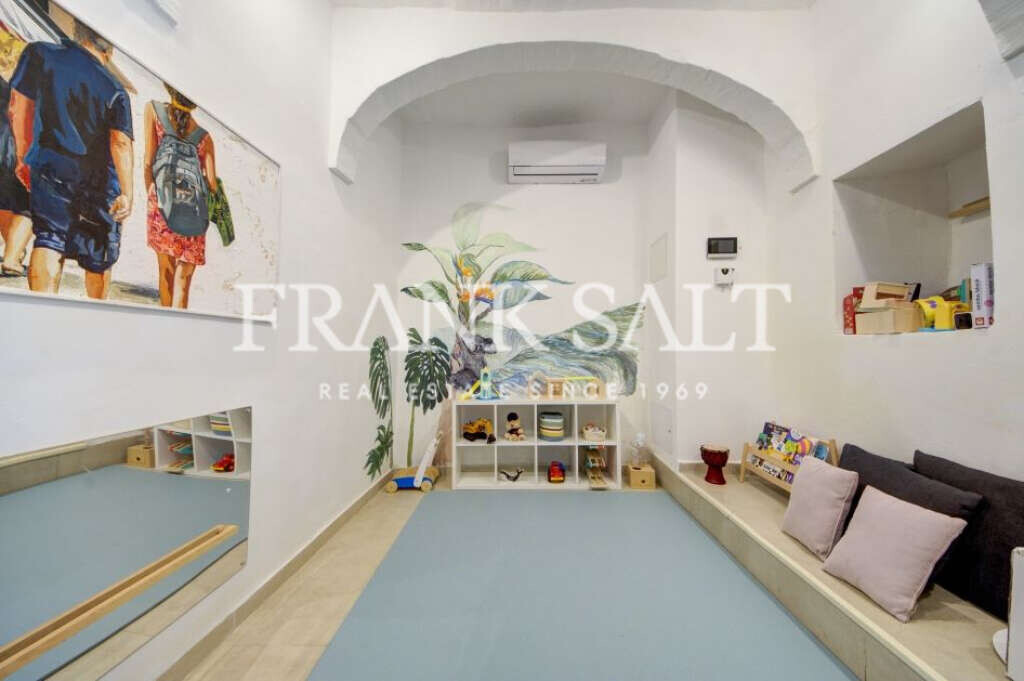 Mosta, 4 Bedrooms Bedrooms, ,2 BathroomsBathrooms,For Sale,FRSA-925521