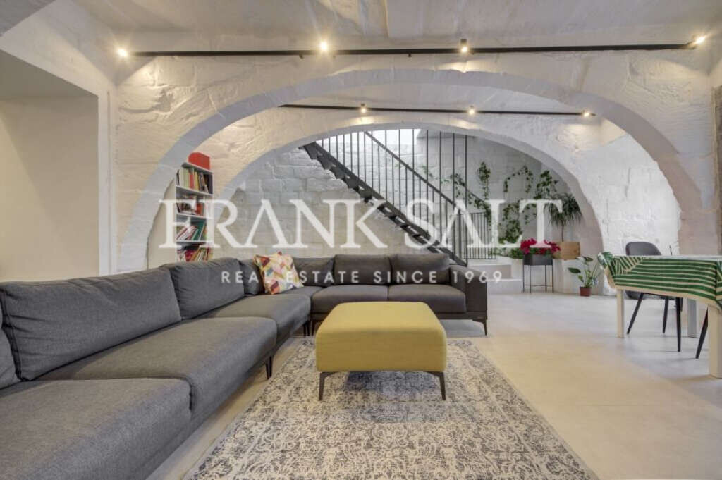 Mosta, 4 Bedrooms Bedrooms, ,2 BathroomsBathrooms,For Sale,FRSA-925521