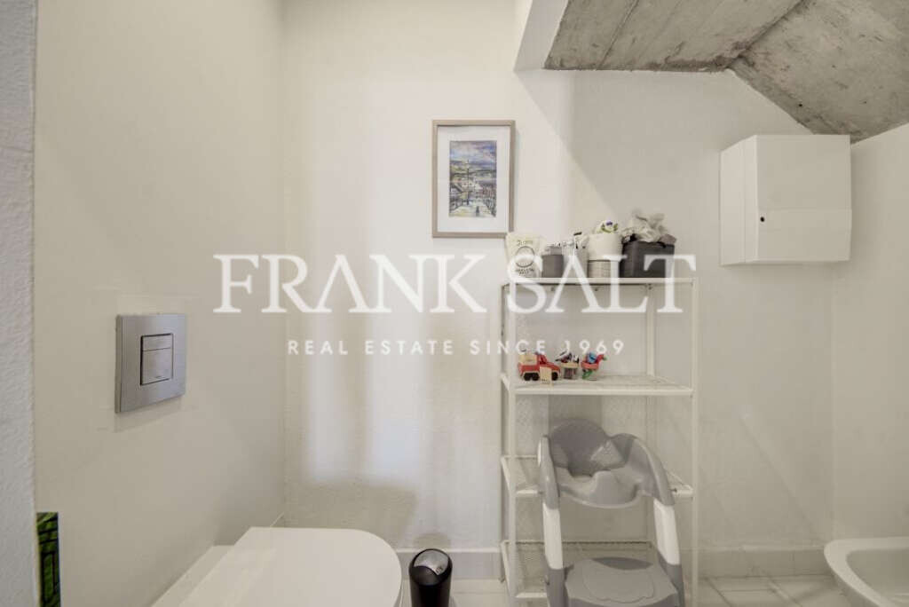 Mosta, 4 Bedrooms Bedrooms, ,2 BathroomsBathrooms,For Sale,FRSA-925521