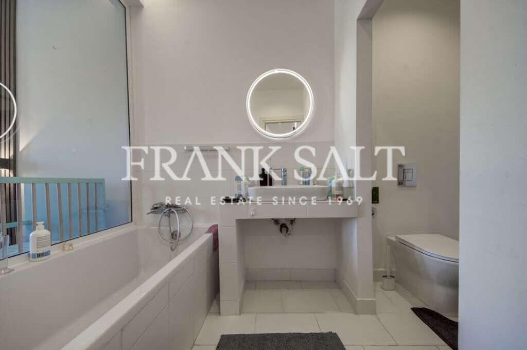 Mosta, 4 Bedrooms Bedrooms, ,2 BathroomsBathrooms,For Sale,FRSA-925521