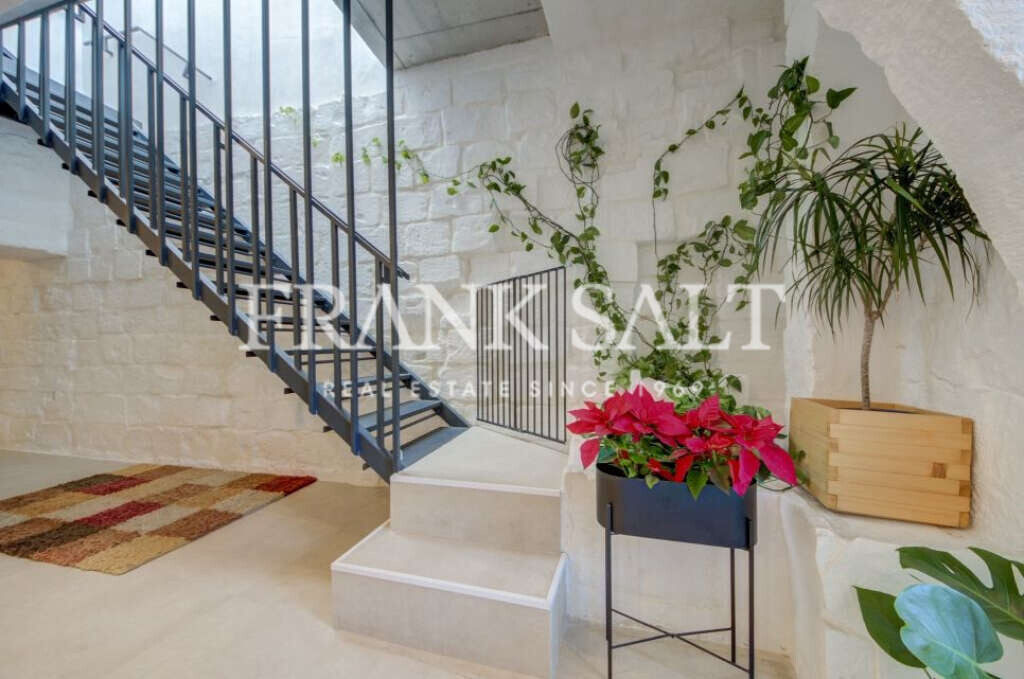 Mosta, 4 Bedrooms Bedrooms, ,2 BathroomsBathrooms,For Sale,FRSA-925521