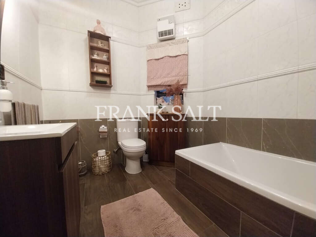 Naxxar, 3 Bedrooms Bedrooms, ,1 BathroomBathrooms,For Sale,FRSA-925288