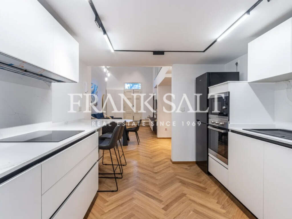 Floriana, 3 Bedrooms Bedrooms, ,2 BathroomsBathrooms,For Sale,FRSA-925593